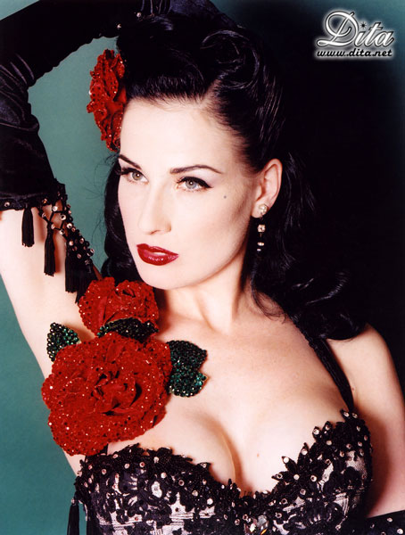 Dita Von Teese, mod&egrave;le fetish, pin up