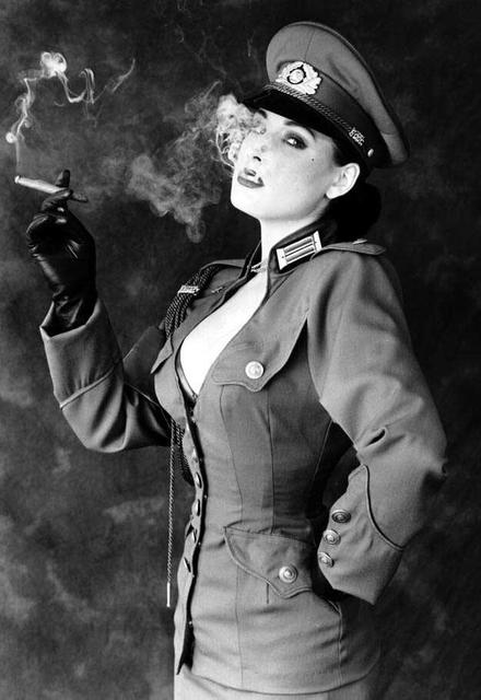 Dita Von Teese, mod&egrave;le fetish, pin up